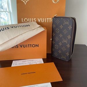 Louis Vuitton Zippy Wallet with Box and Bag